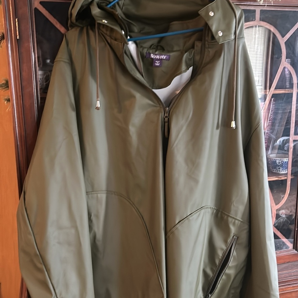 NEW ROMAN’S rain/ all weather jacket / olive green/ zippered/ hood/euc/ vacay ✅ - Picture 2 of 6